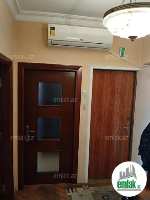 Satılır 4 otaqlı köhnə tikili 110 m²