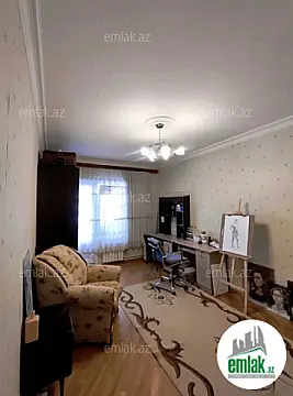 Satılır 4 otaqlı köhnə tikili 110 m²