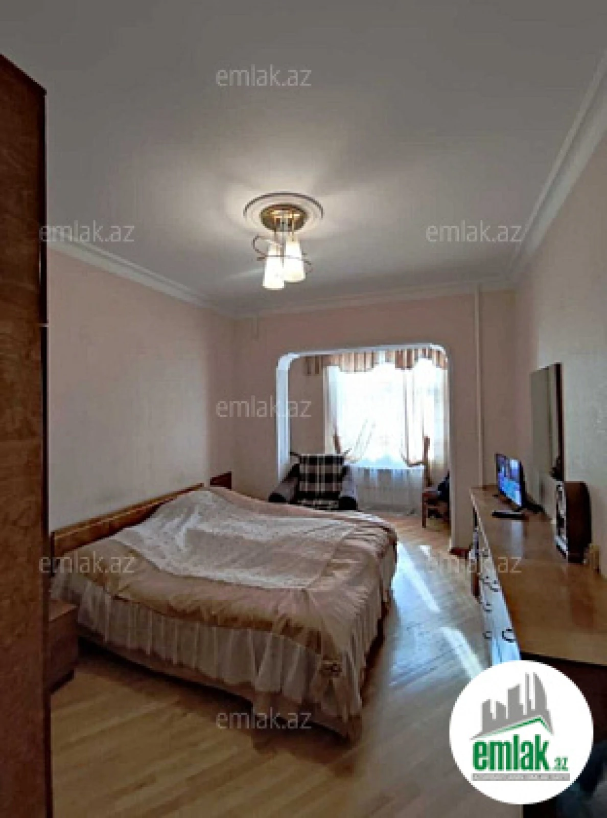 Satılır 4 otaqlı köhnə tikili 110 m²
