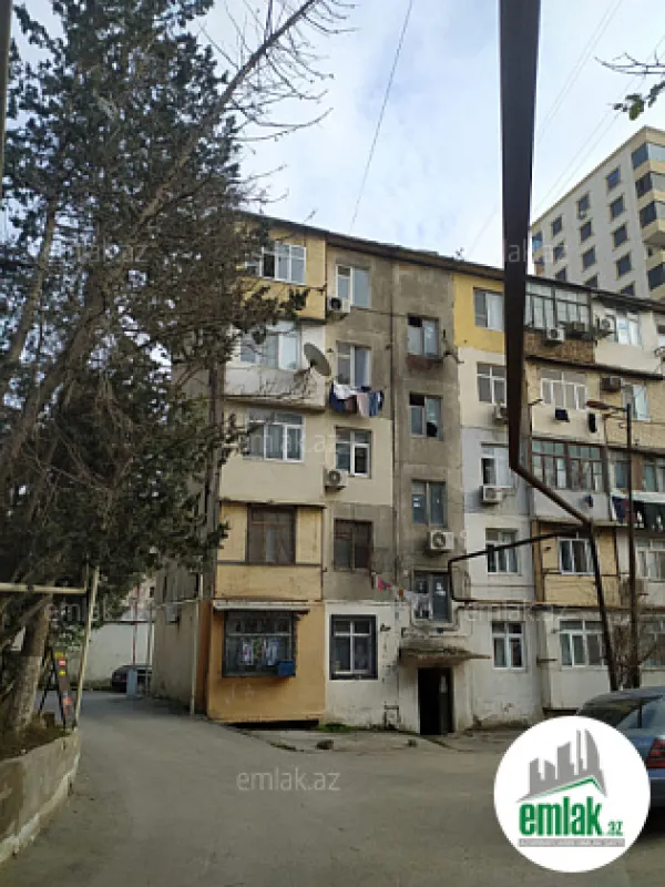 Satılır 2 otaqlı köhnə tikili 50 m²