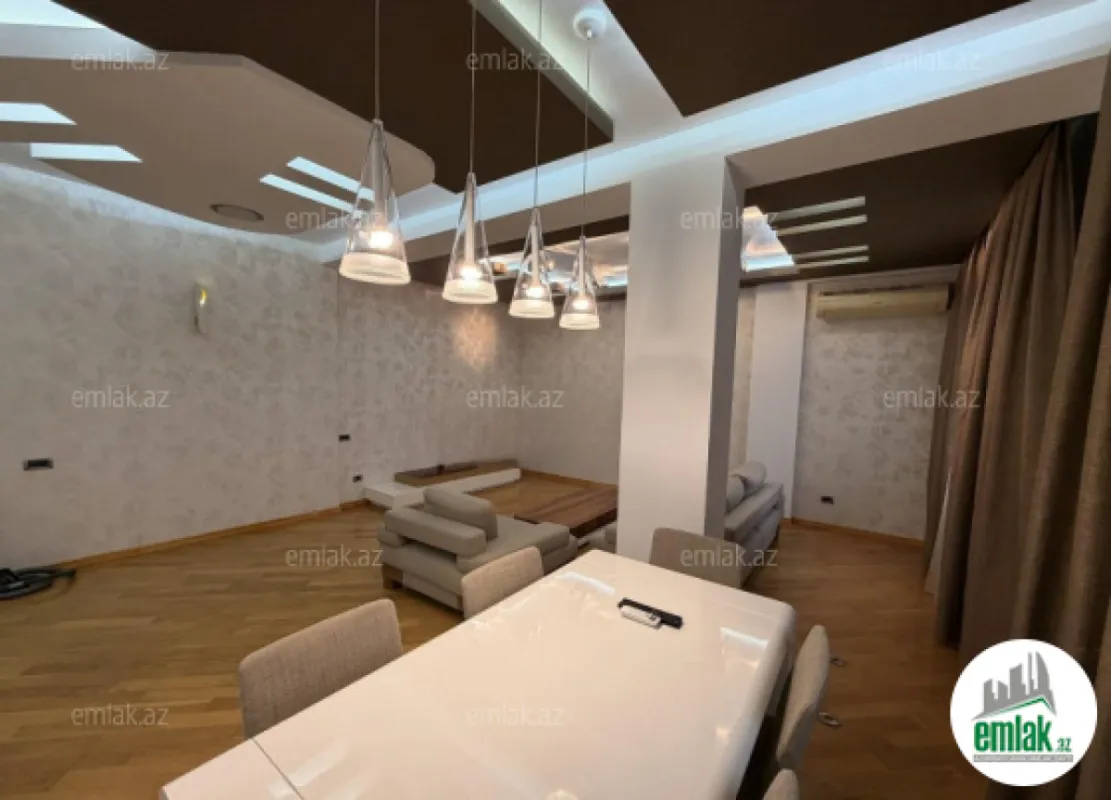 Satılır 3 otaqlı yeni tikili 120 m²