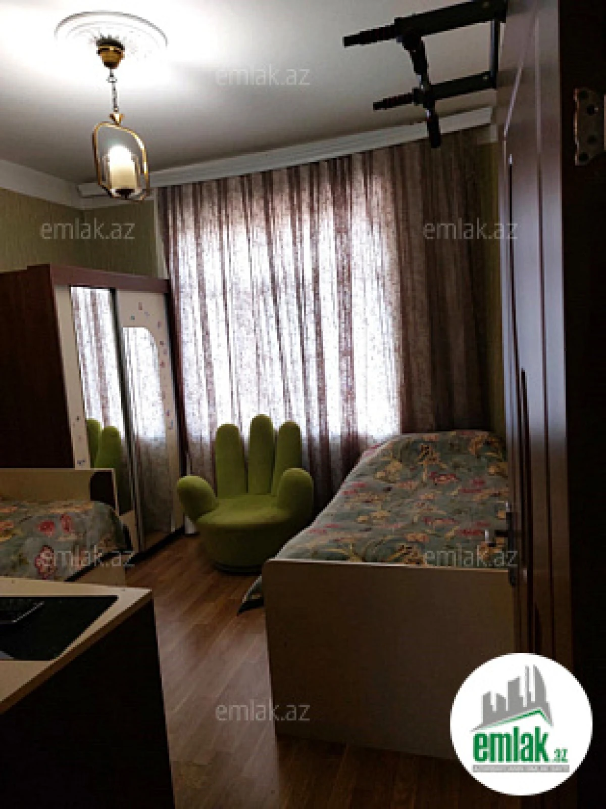 Satılır 4 otaqlı köhnə tikili 120 m²