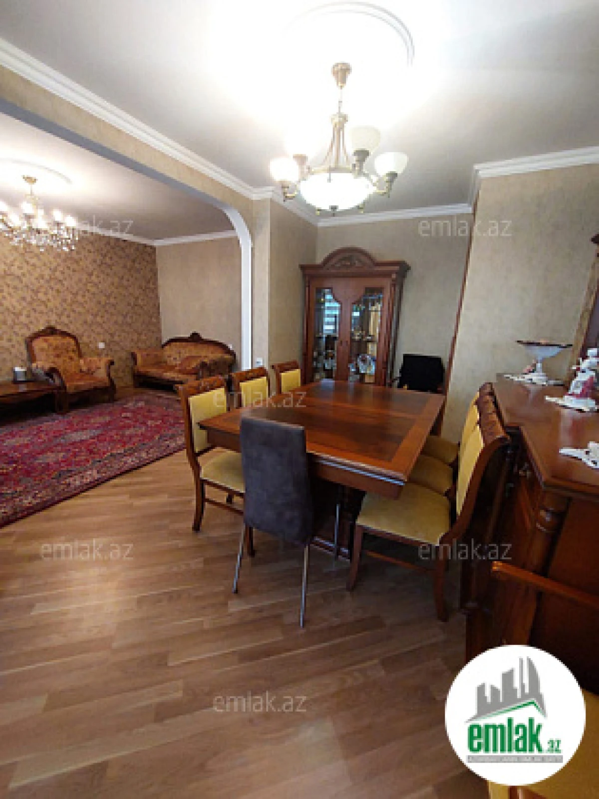 Satılır 4 otaqlı köhnə tikili 120 m²