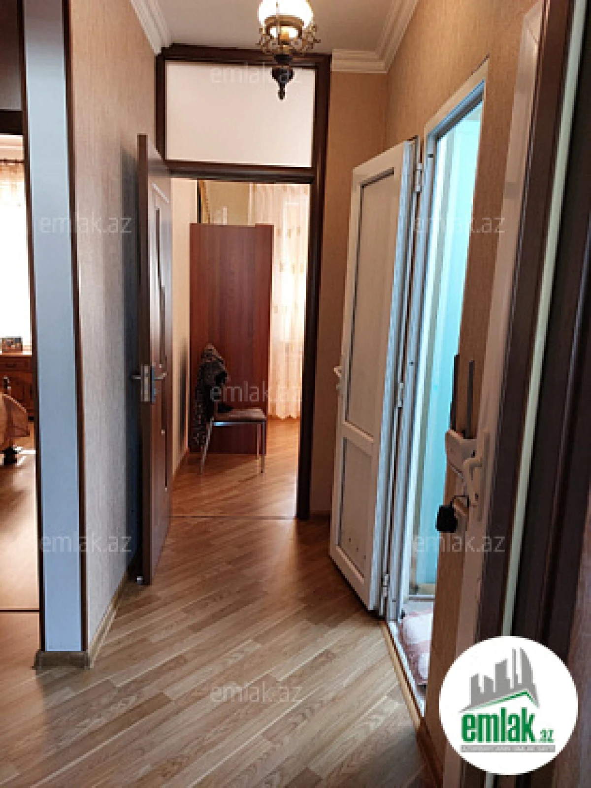 Satılır 4 otaqlı köhnə tikili 120 m²