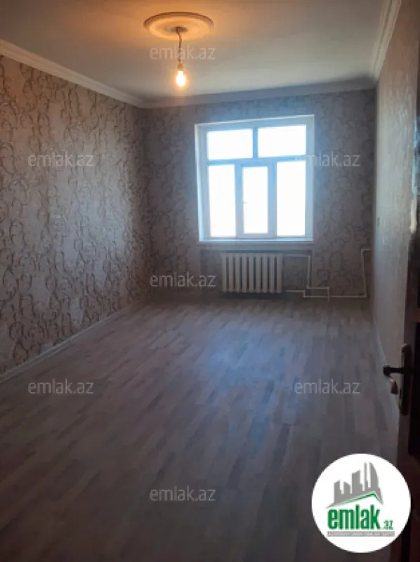 Satılır 5 otaqlı köhnə tikili 120 m²