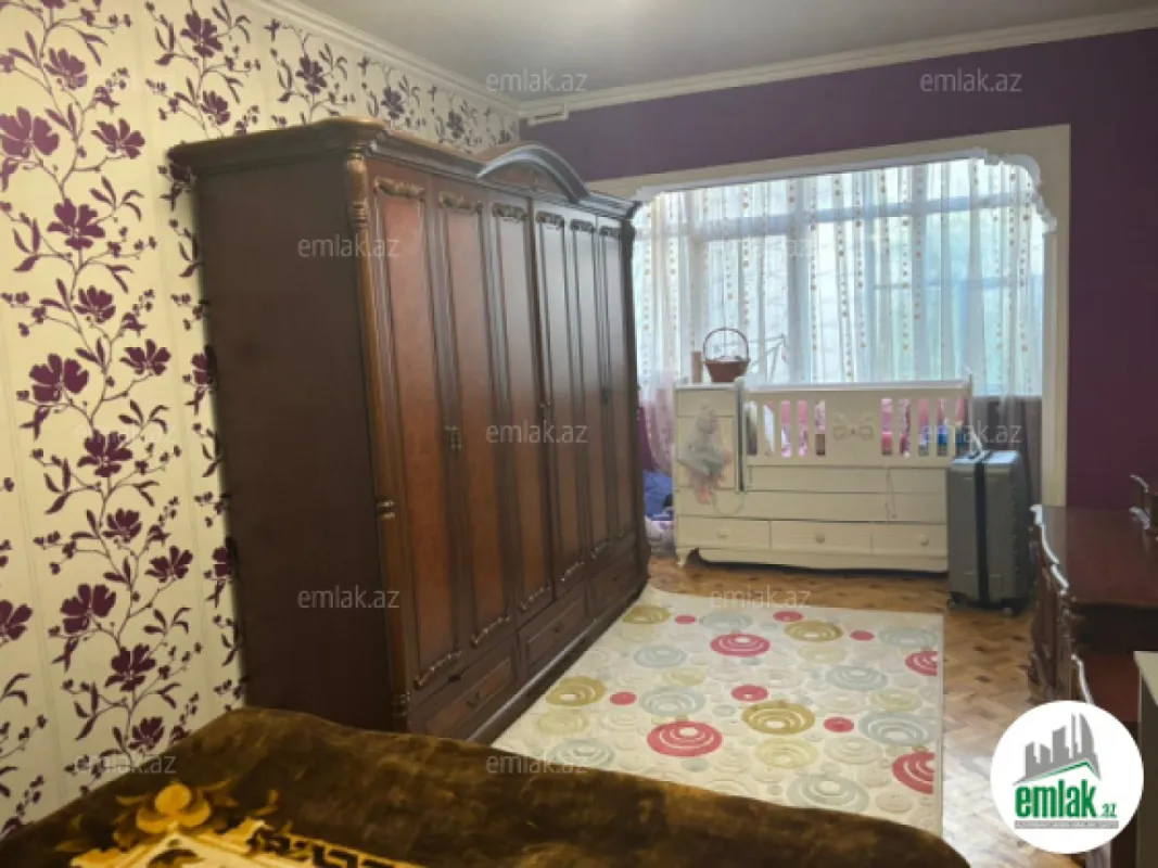 Satılır 5 otaqlı köhnə tikili 65 m²