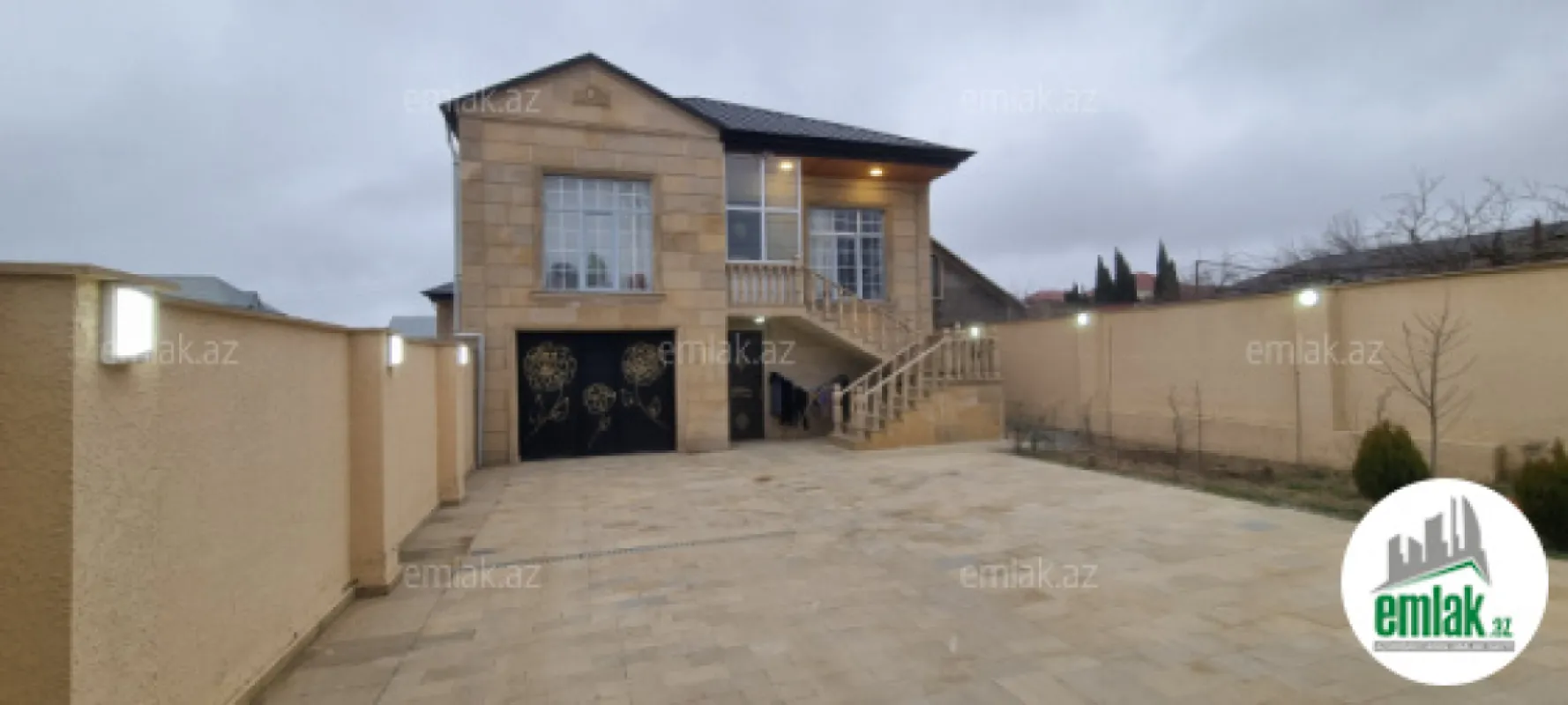 Satılır 8 otaqlı həyət evi 183.5 m²