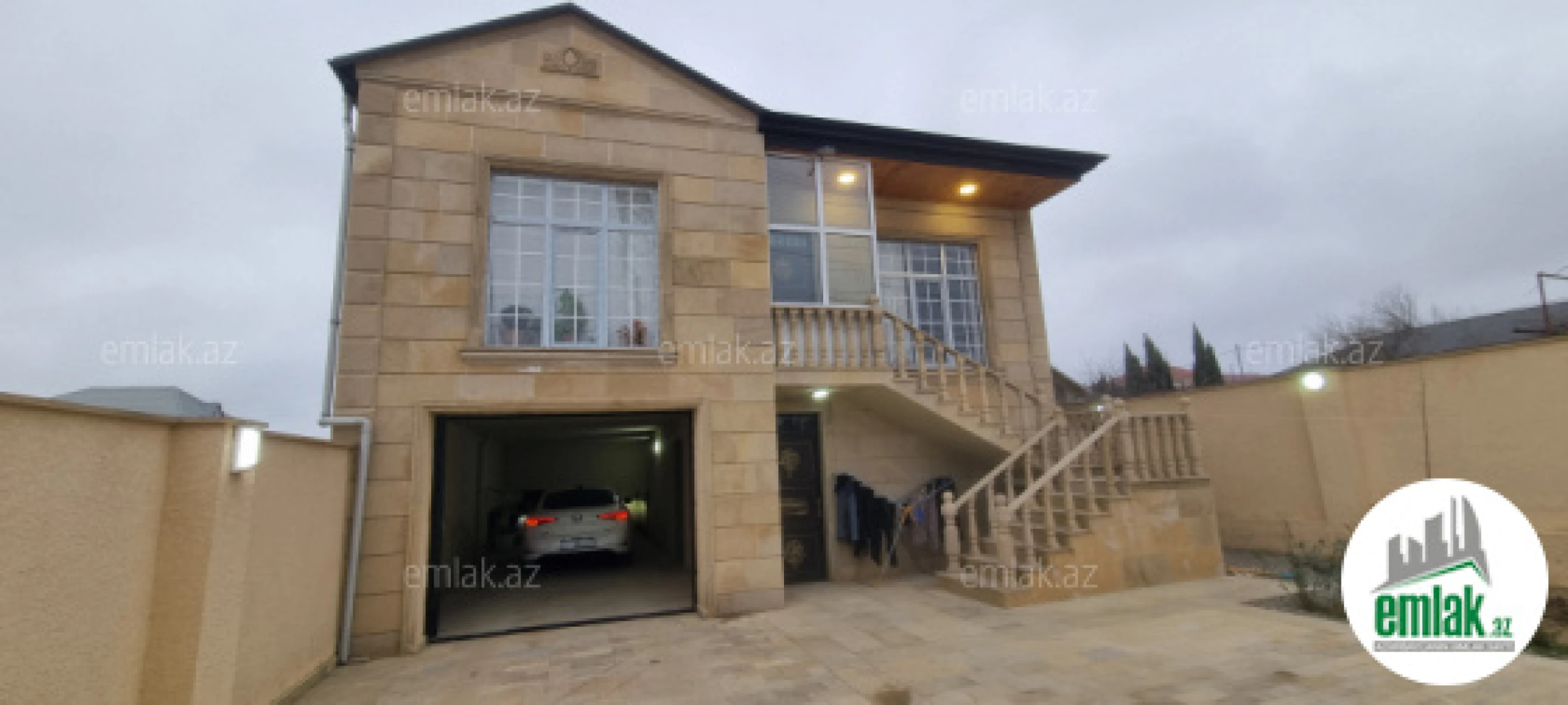 Satılır 8 otaqlı həyət evi 183.5 m²