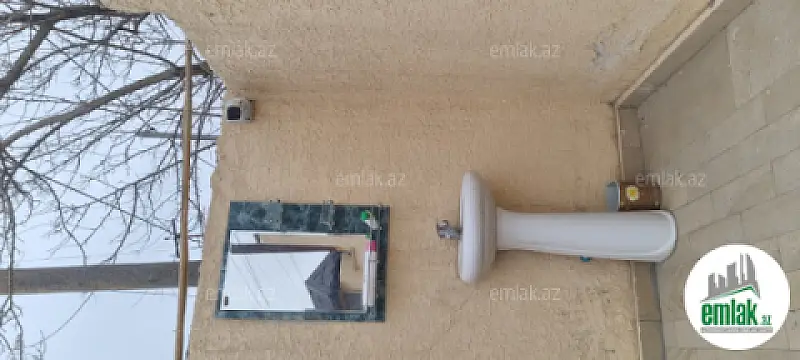 Satılır 8 otaqlı həyət evi 183.5 m²