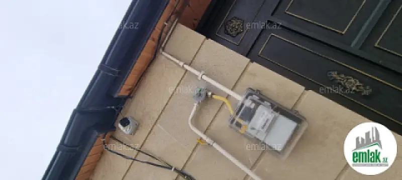 Satılır 8 otaqlı həyət evi 183.5 m²