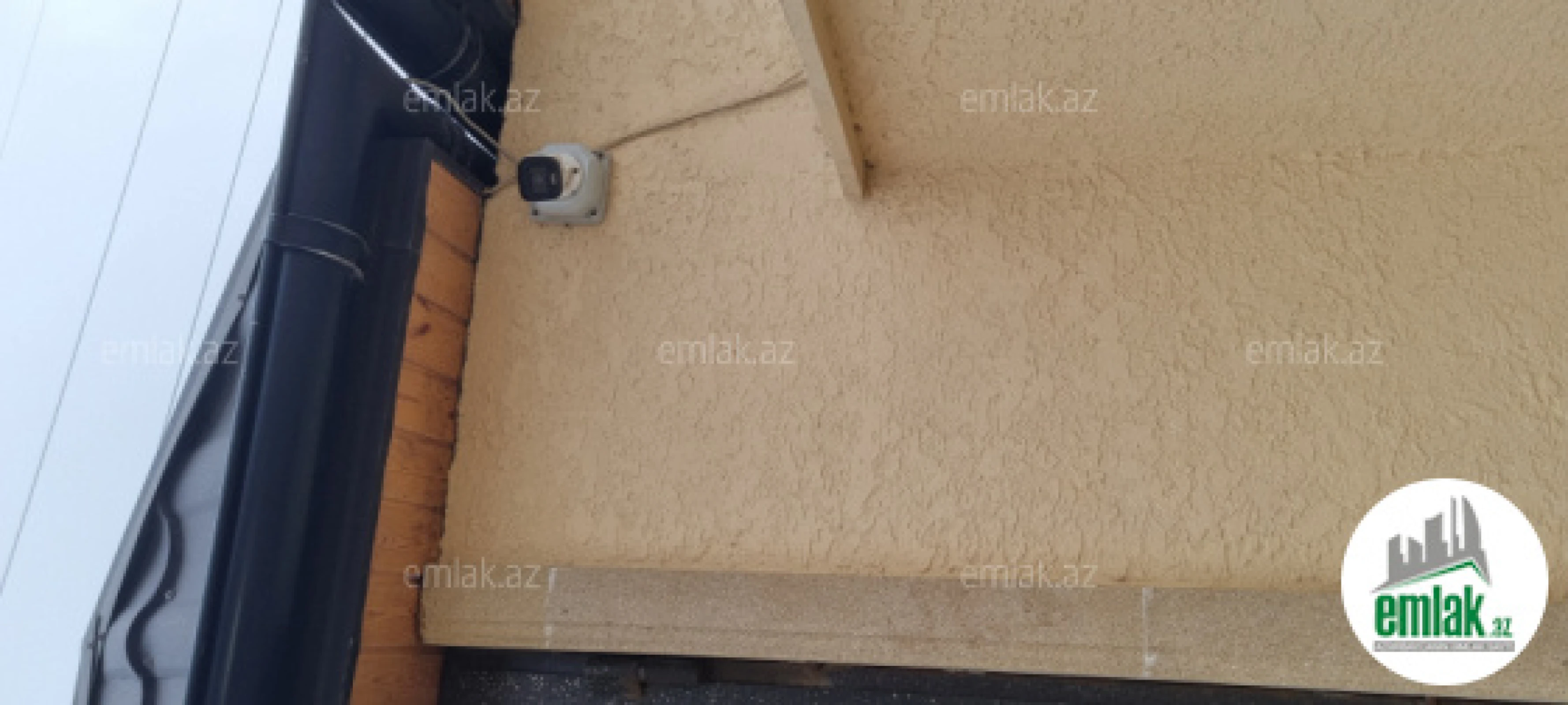 Satılır 8 otaqlı həyət evi 183.5 m²