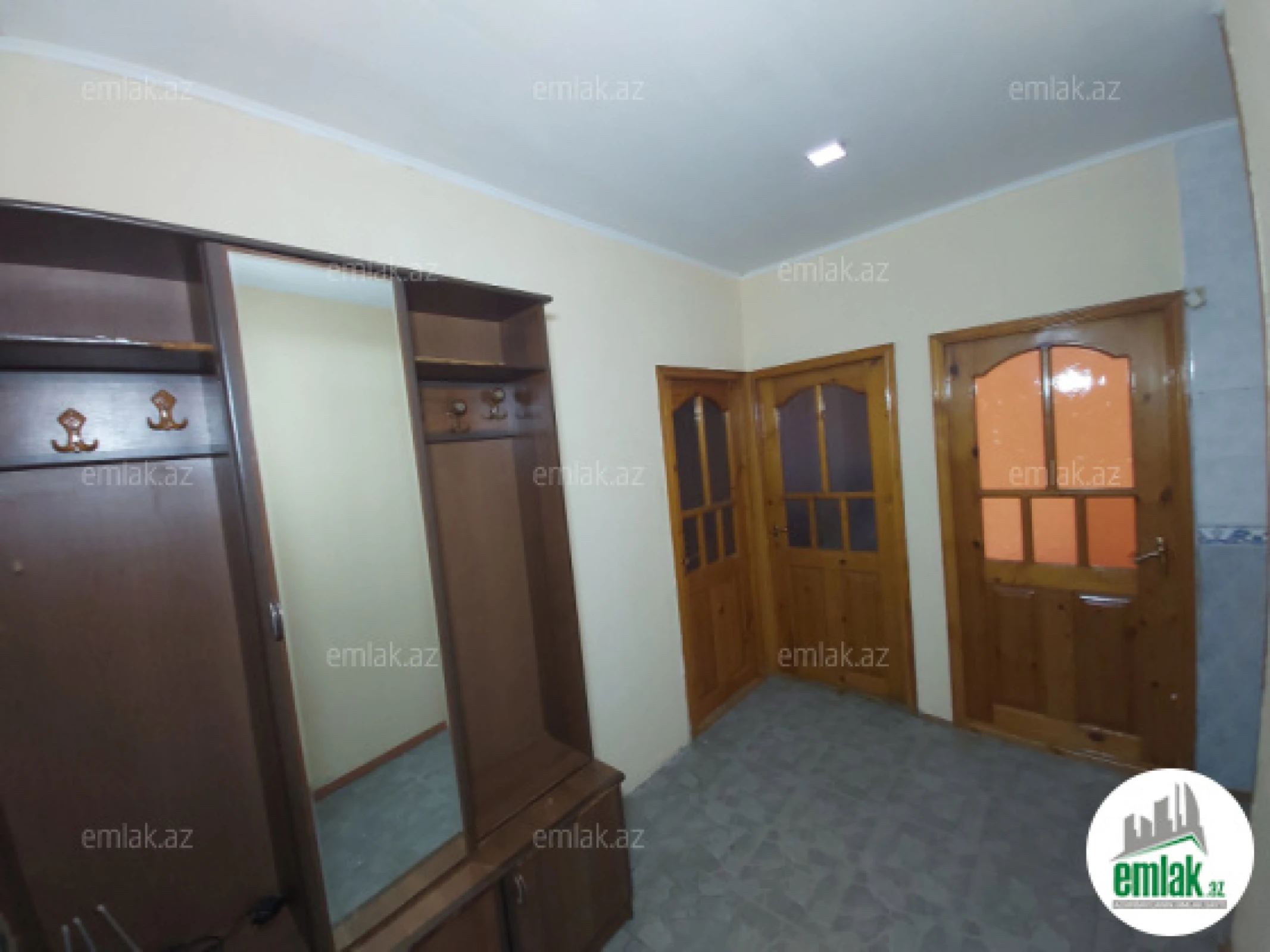 Satılır 3 otaqlı köhnə tikili 75 m²