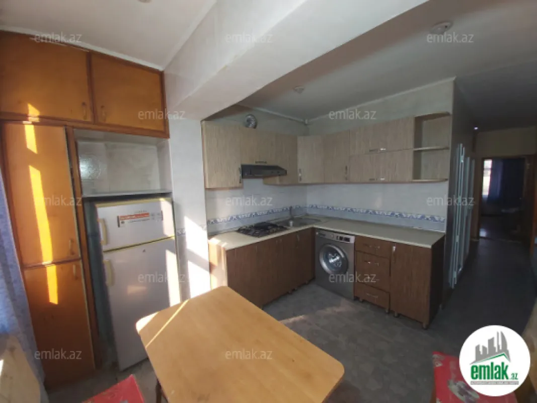 Satılır 3 otaqlı köhnə tikili 75 m²