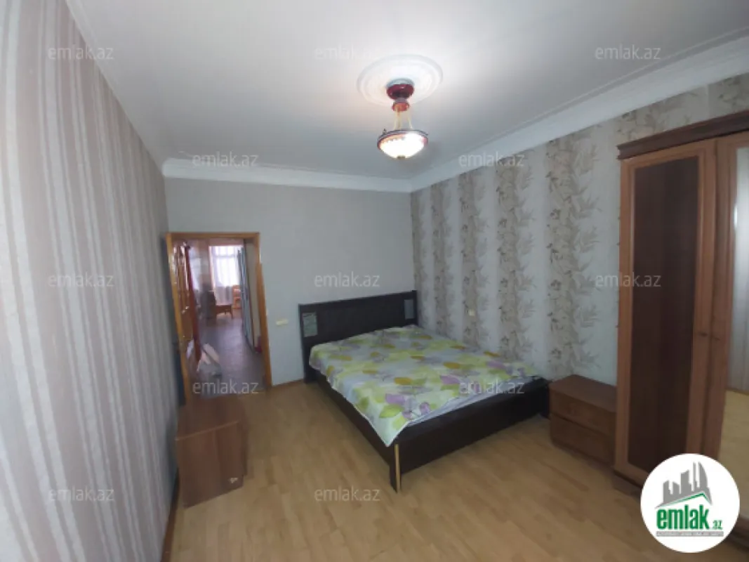 Satılır 3 otaqlı köhnə tikili 75 m²