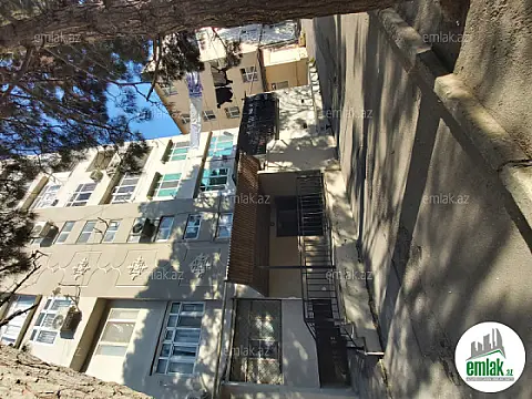 Satılır 3 otaqlı köhnə tikili 75 m²