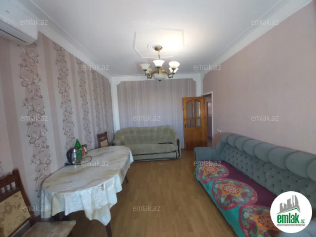 Satılır 3 otaqlı köhnə tikili 75 m²