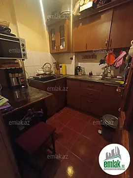 Satılır 2 otaqlı köhnə tikili 50 m²