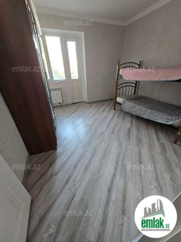 Satılır 3 otaqlı köhnə tikili 90 m²