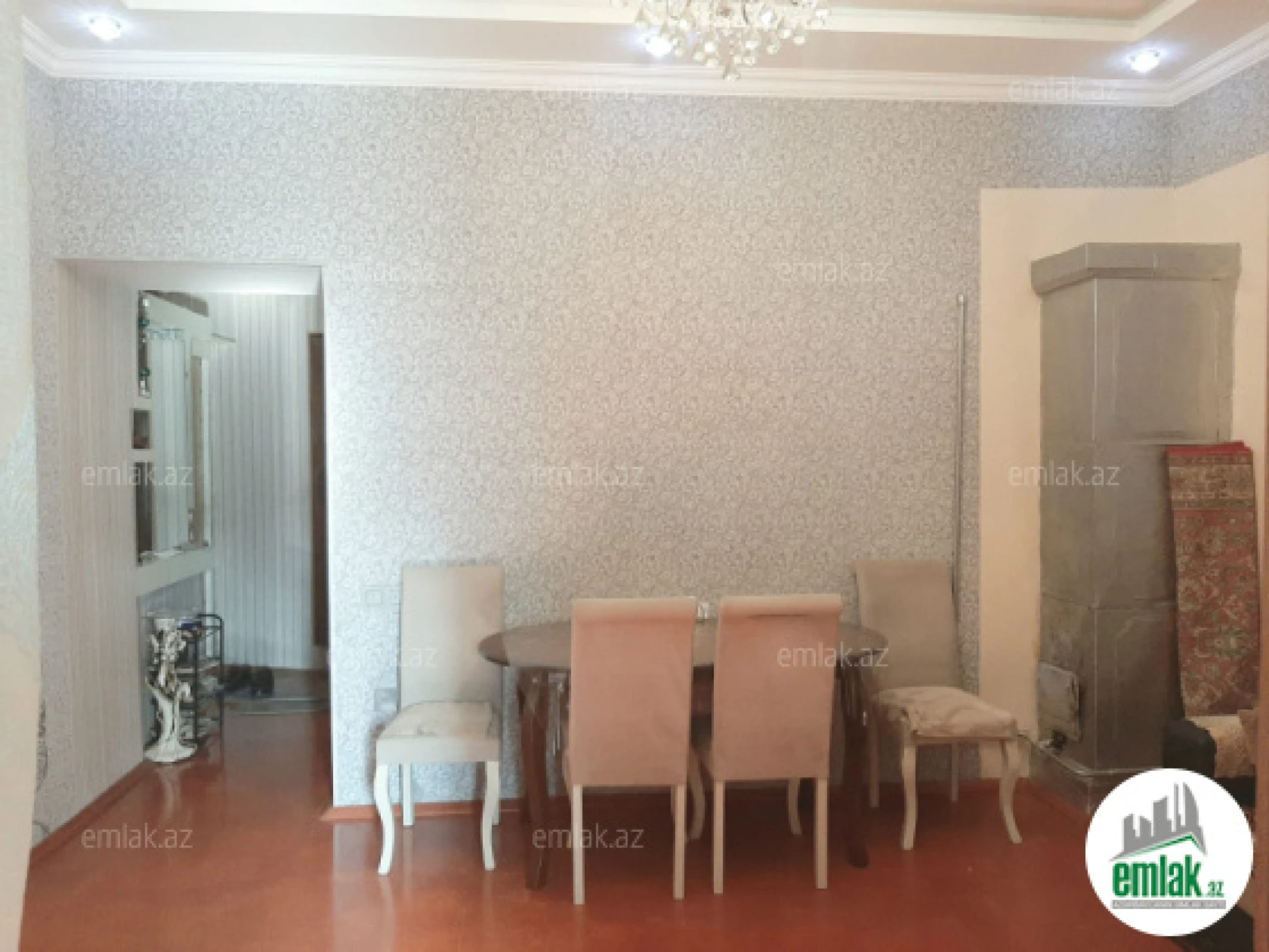 Satılır 2 otaqlı köhnə tikili 40 m²