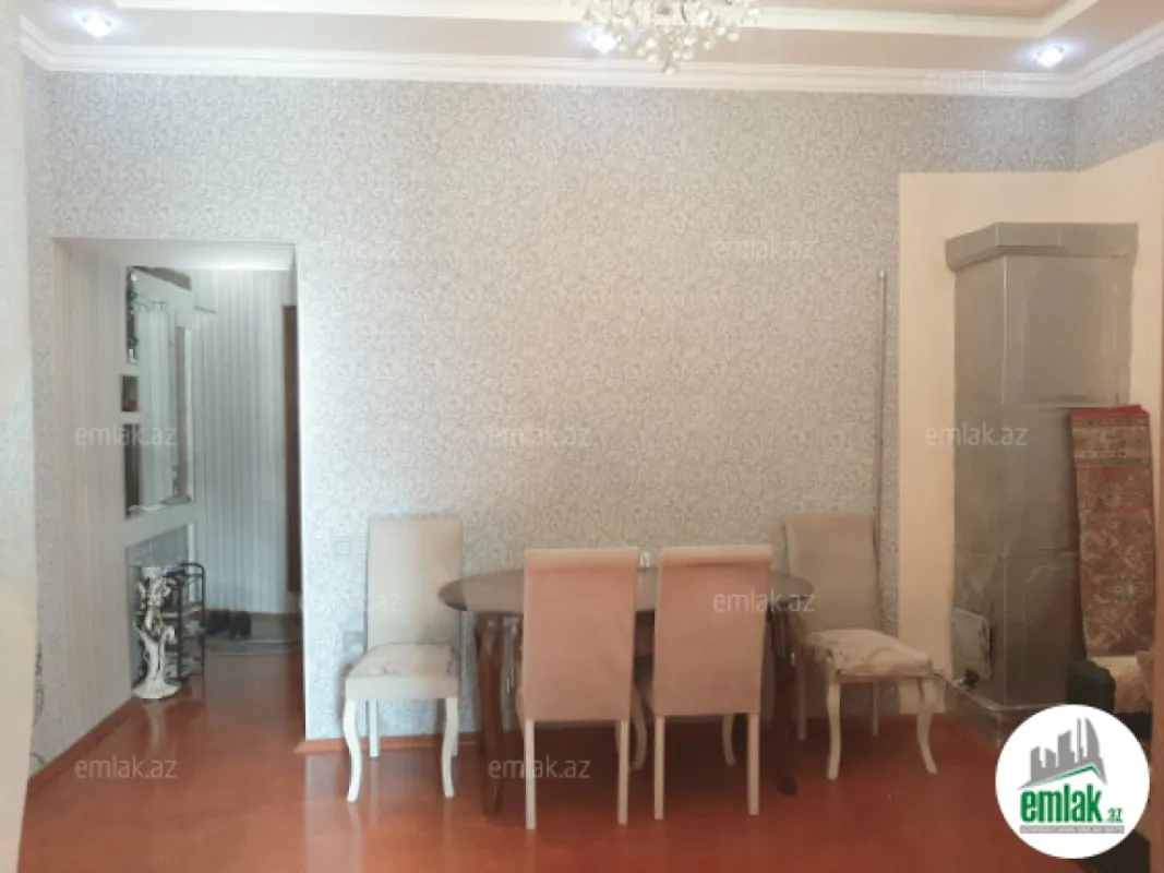 Satılır 2 otaqlı köhnə tikili 40 m²