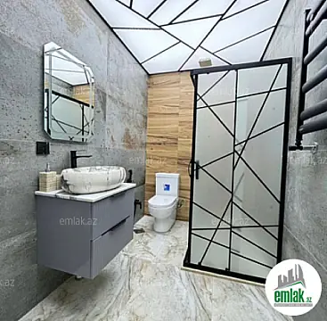 Satılır 3 otaqlı köhnə tikili 85 m²