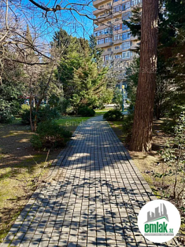 Satılır 1 otaqlı köhnə tikili 45 m²