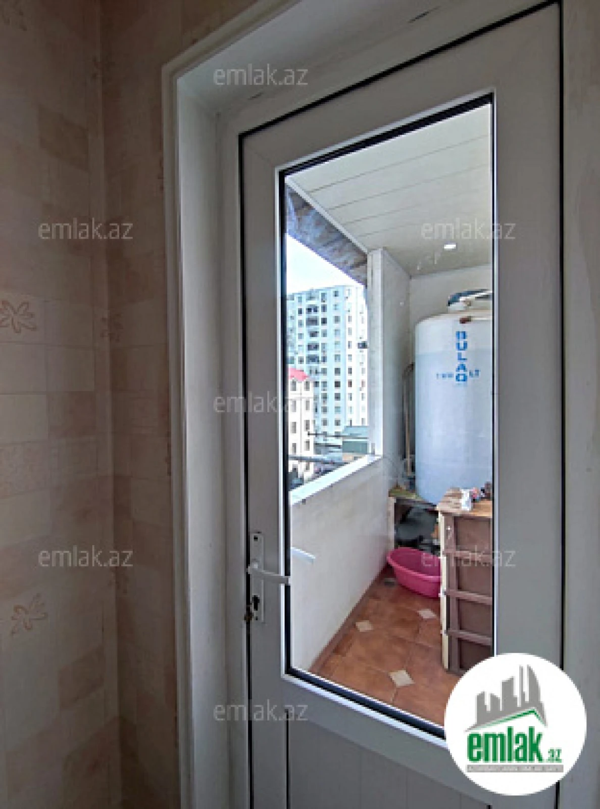 Satılır 4 otaqlı köhnə tikili 110 m²