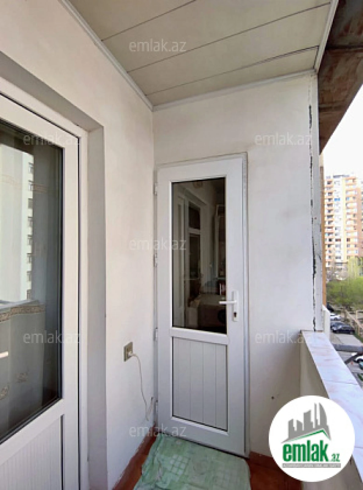 Satılır 4 otaqlı köhnə tikili 110 m²