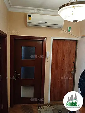 Satılır 4 otaqlı köhnə tikili 110 m²