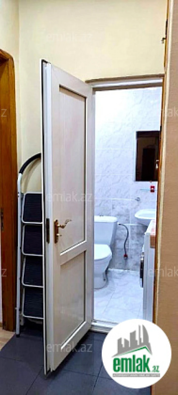 Satılır 5 otaqlı köhnə tikili 160 m²