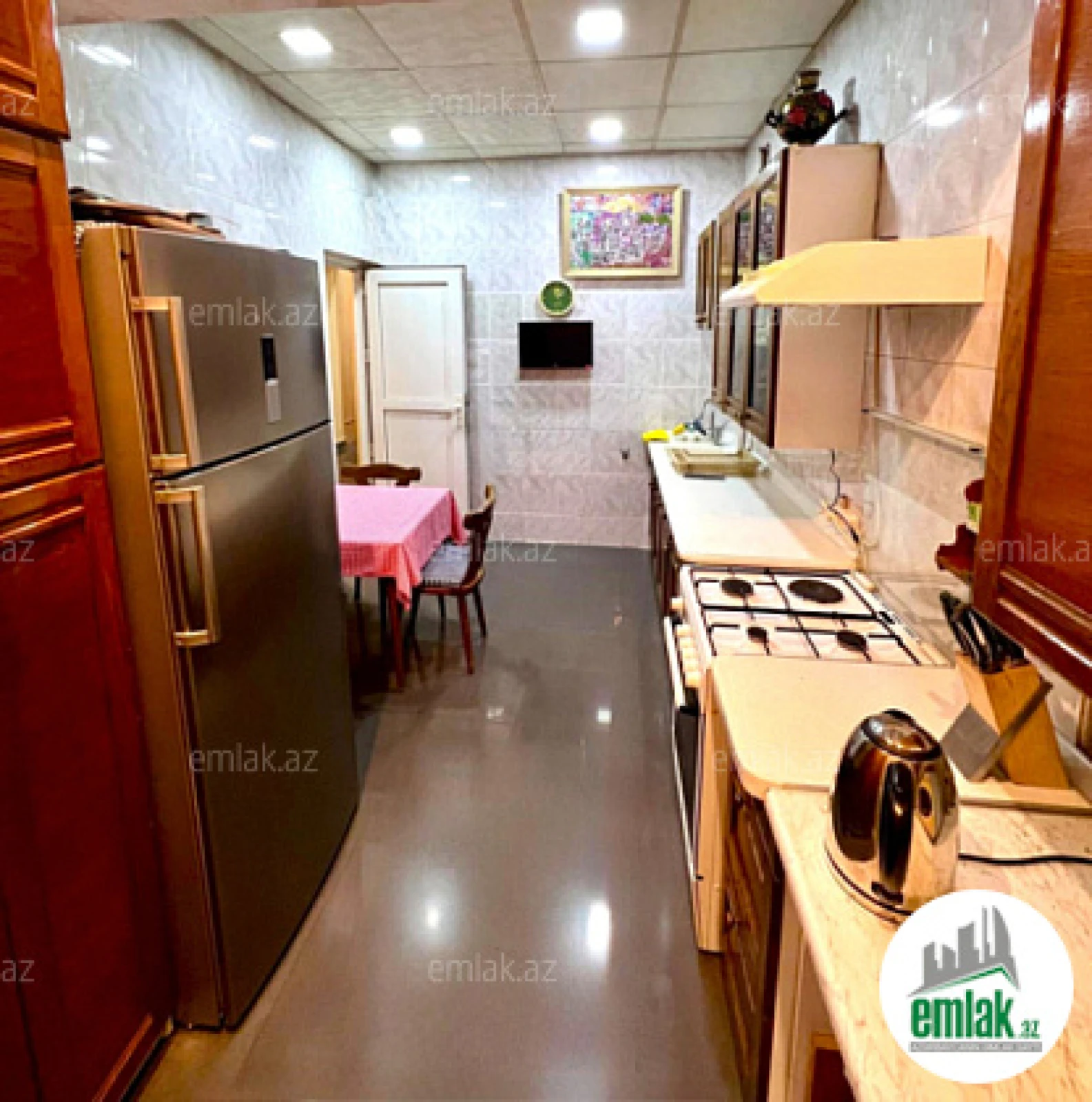 Satılır 5 otaqlı köhnə tikili 160 m²