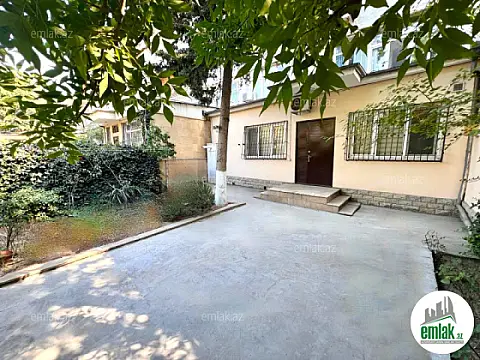 Satılır 5 otaqlı köhnə tikili 160 m²