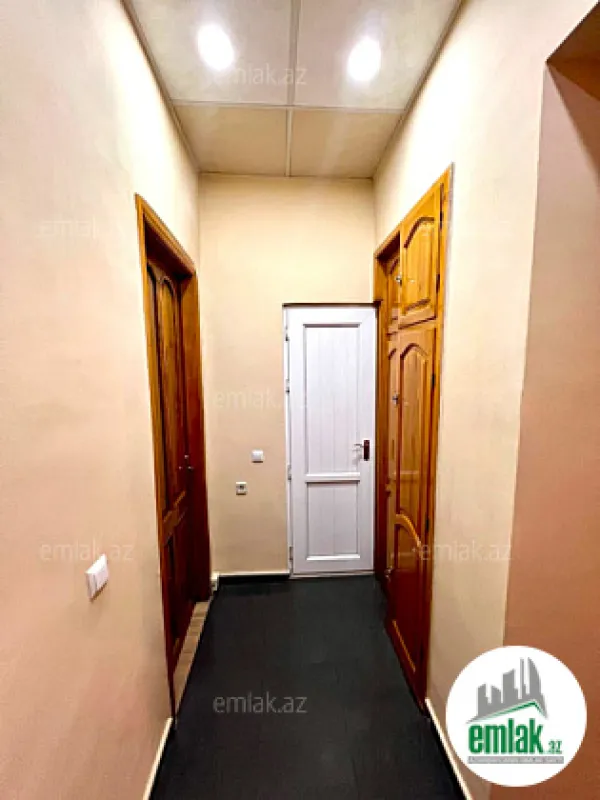 Satılır 5 otaqlı köhnə tikili 160 m²