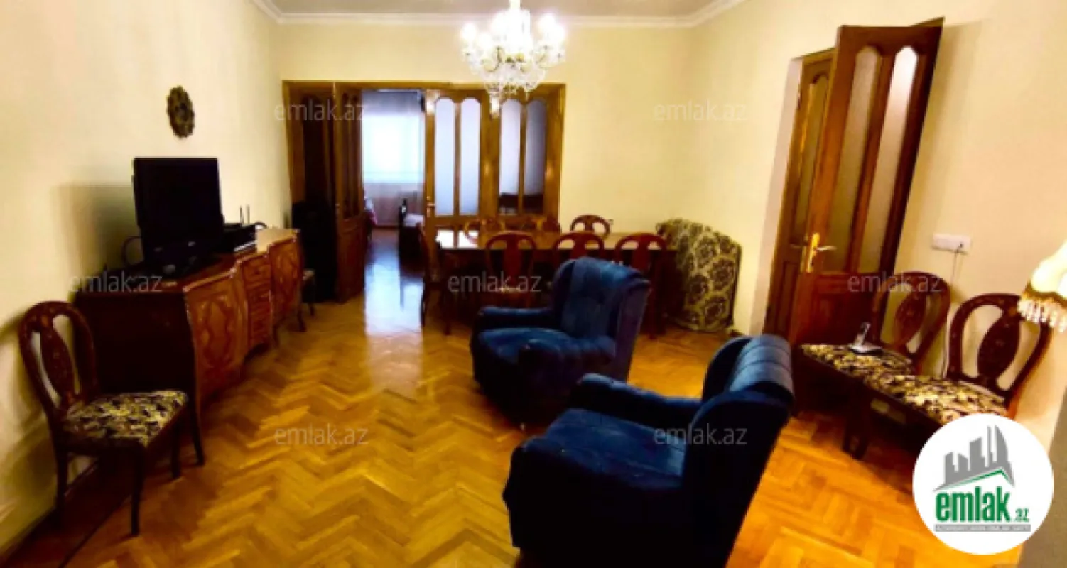 Satılır 5 otaqlı köhnə tikili 160 m²