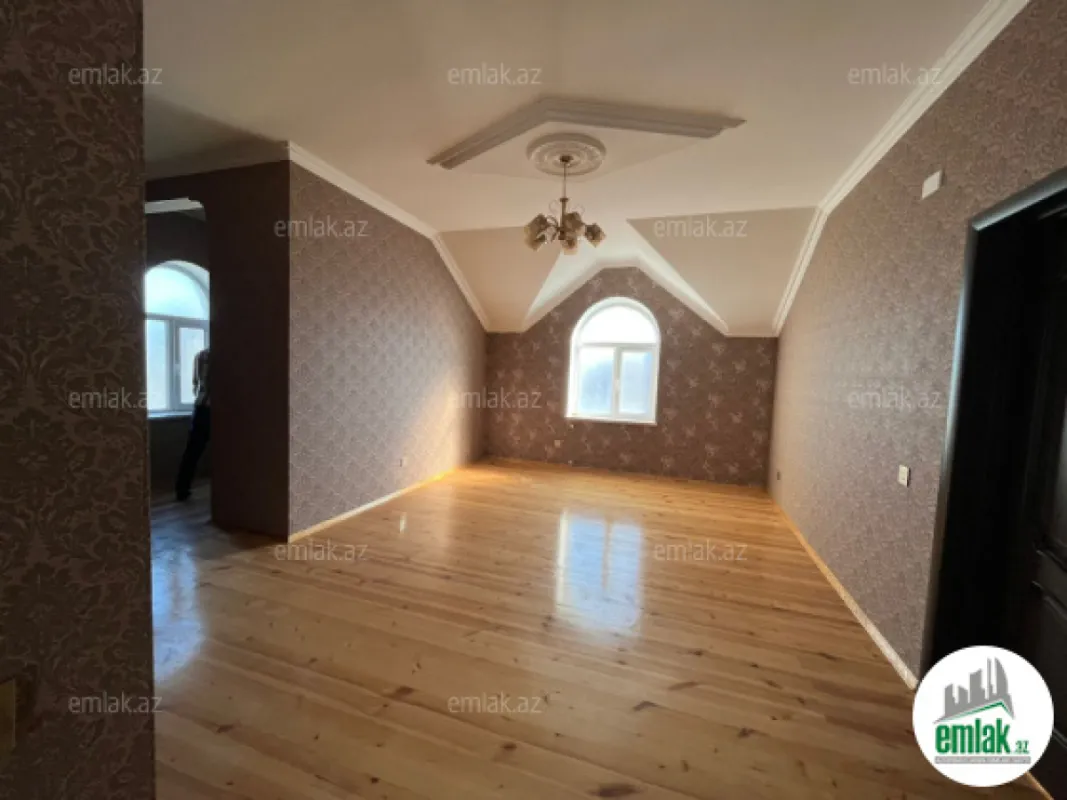 Satılır 5 otaqlı mənzil 180 m²