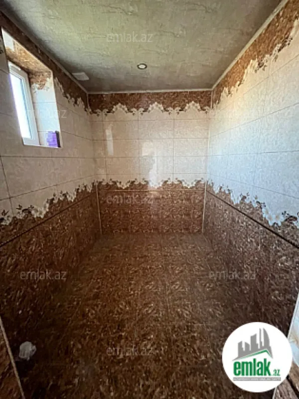 Satılır 5 otaqlı mənzil 180 m²