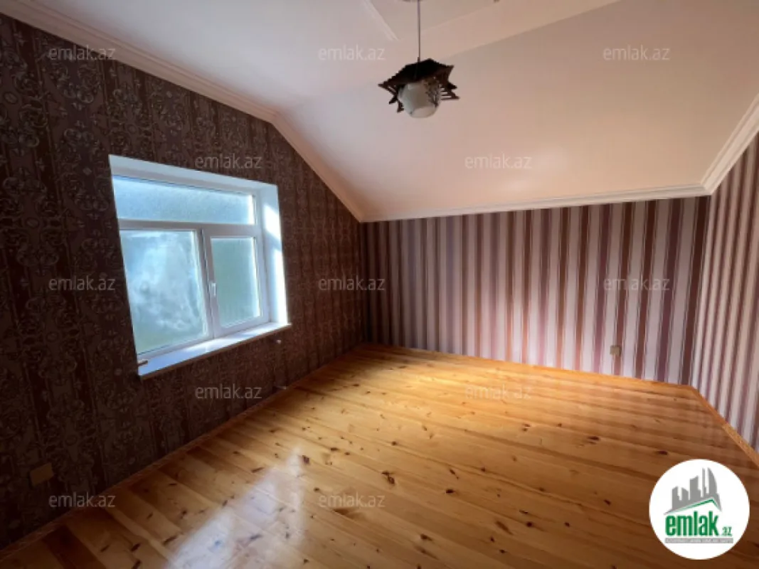 Satılır 5 otaqlı mənzil 180 m²