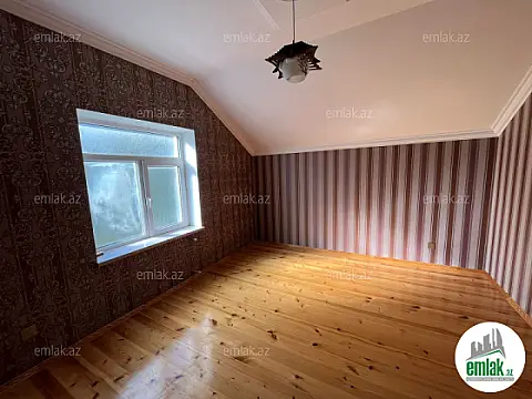 Satılır 5 otaqlı mənzil 180 m²