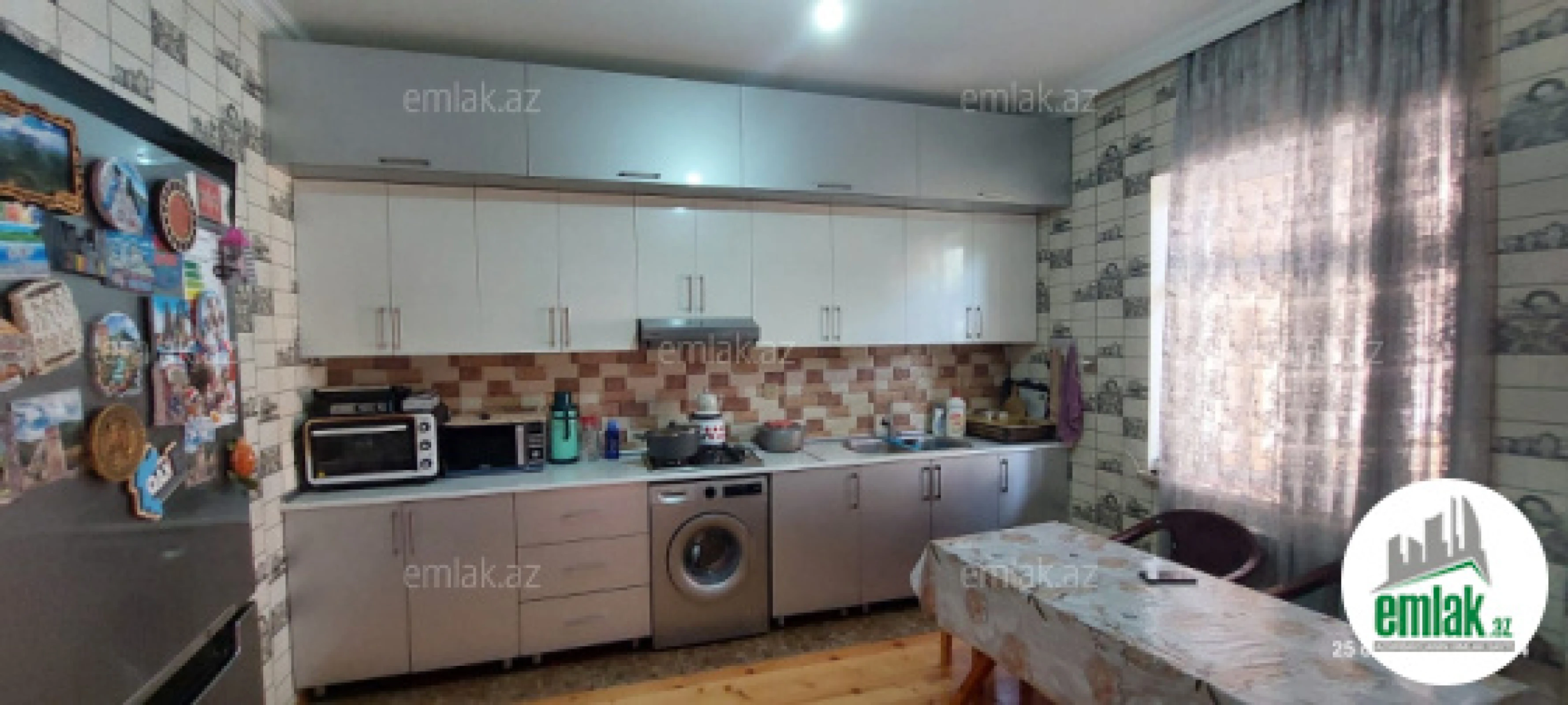 Satılır 5 otaqlı mənzil 180 m²