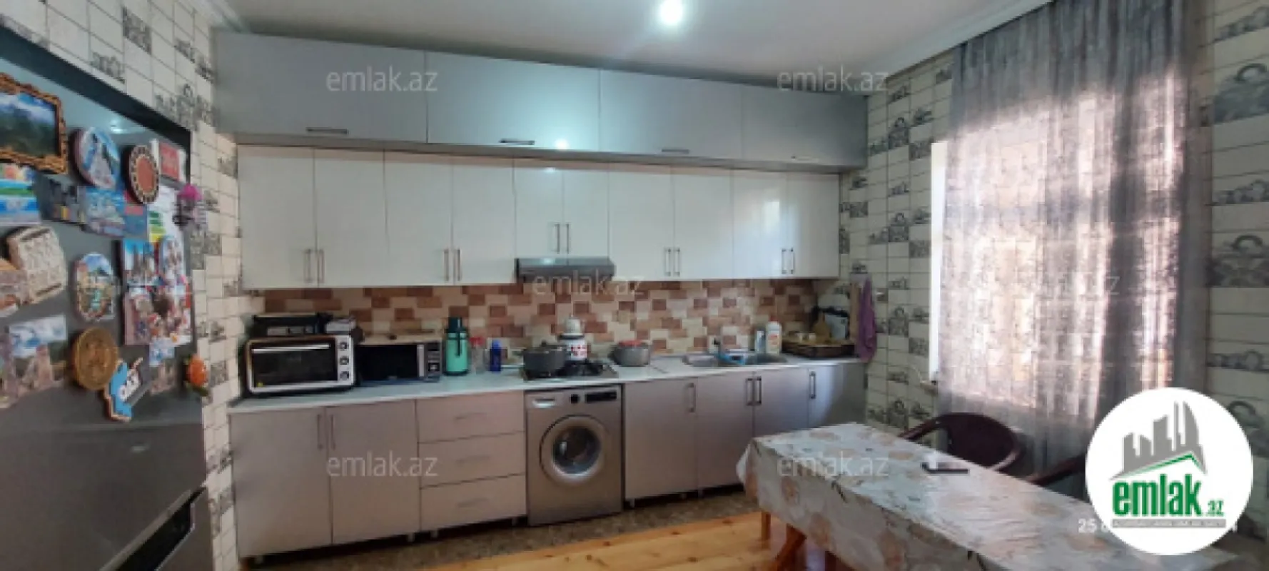 Satılır 5 otaqlı mənzil 180 m²
