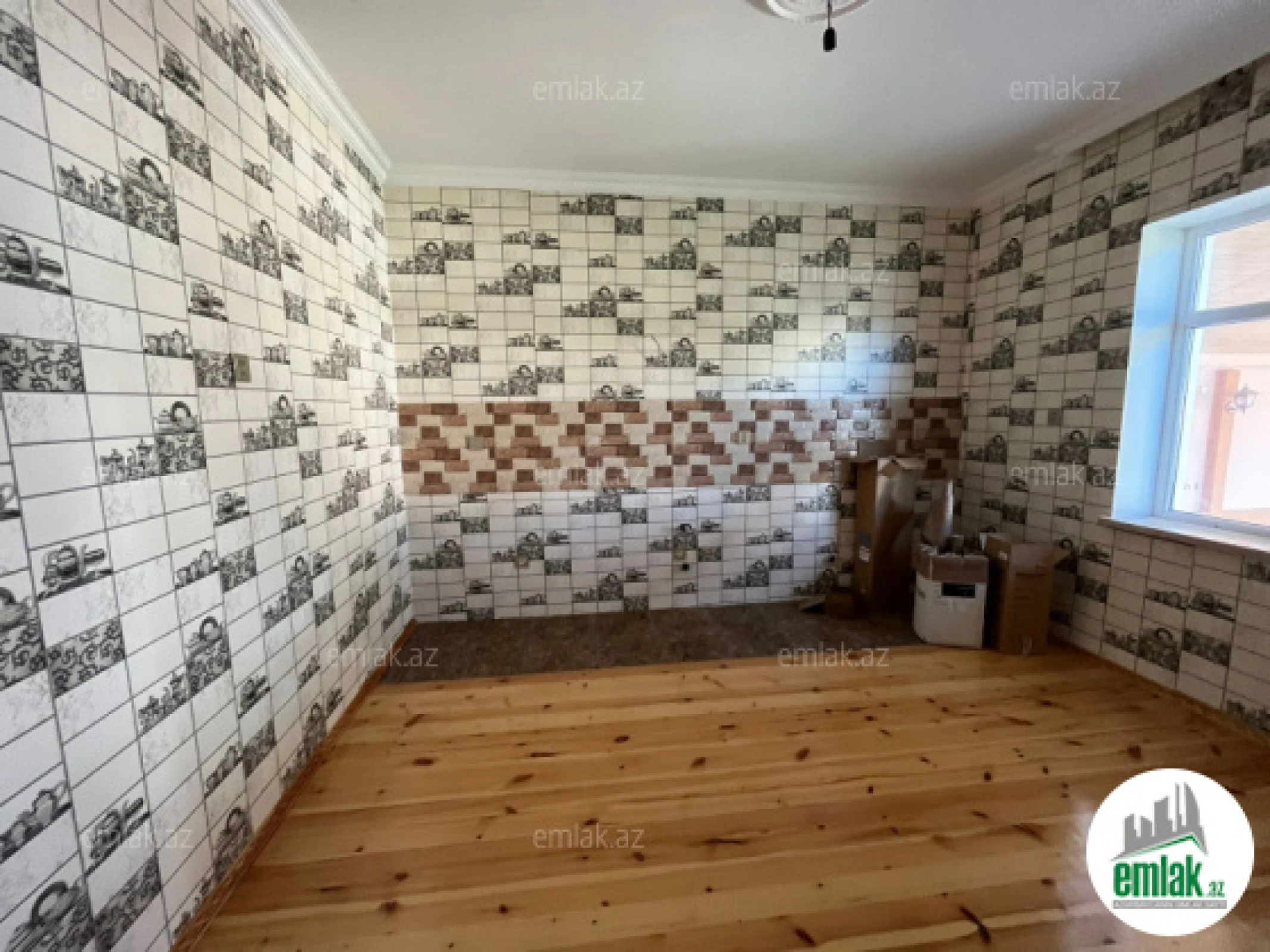 Satılır 5 otaqlı mənzil 180 m²