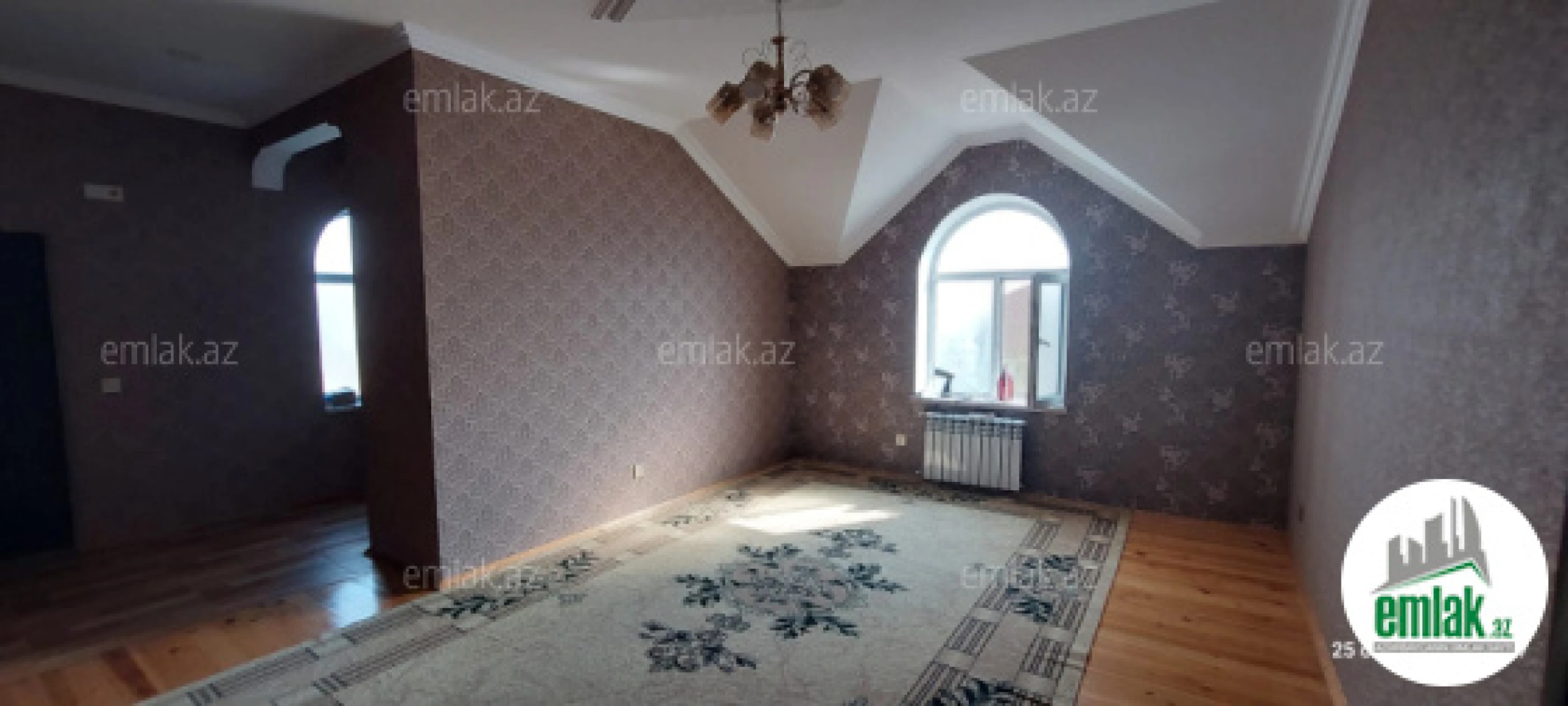 Satılır 5 otaqlı mənzil 180 m²