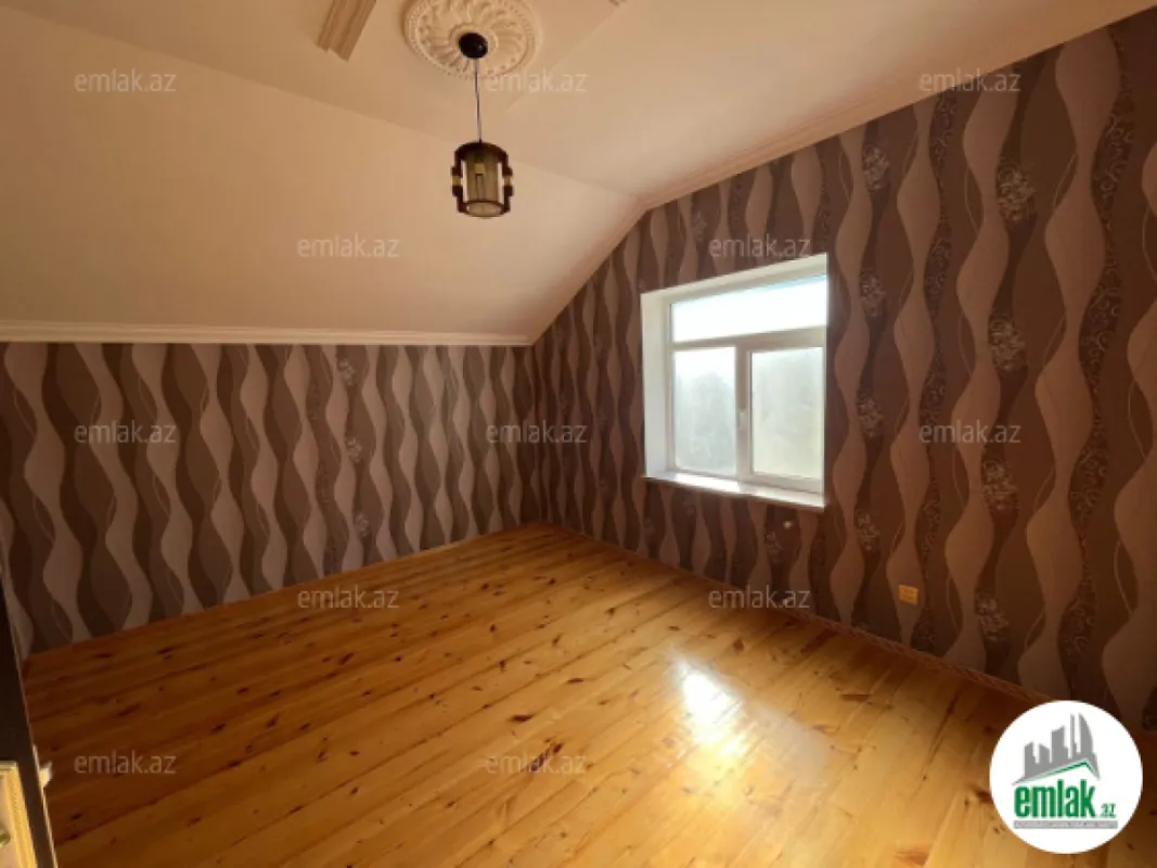 Satılır 5 otaqlı mənzil 180 m²