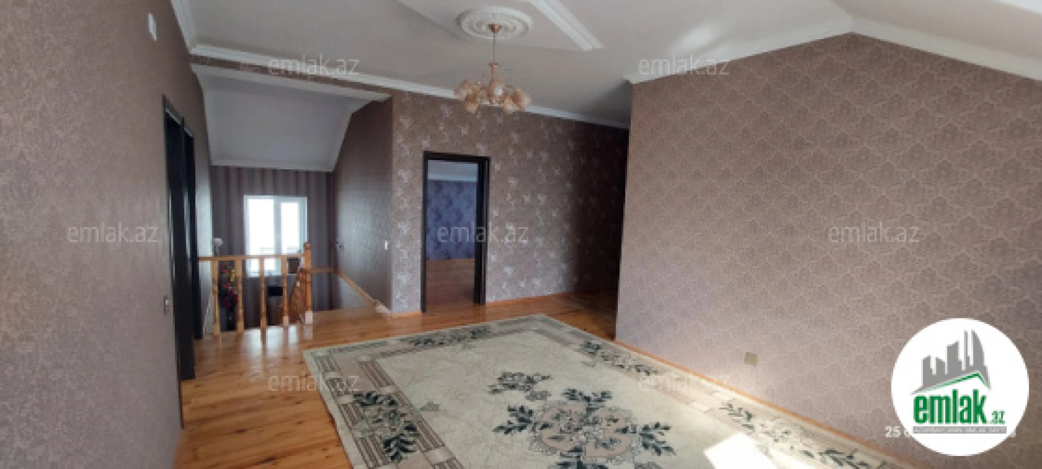 Satılır 5 otaqlı mənzil 180 m²