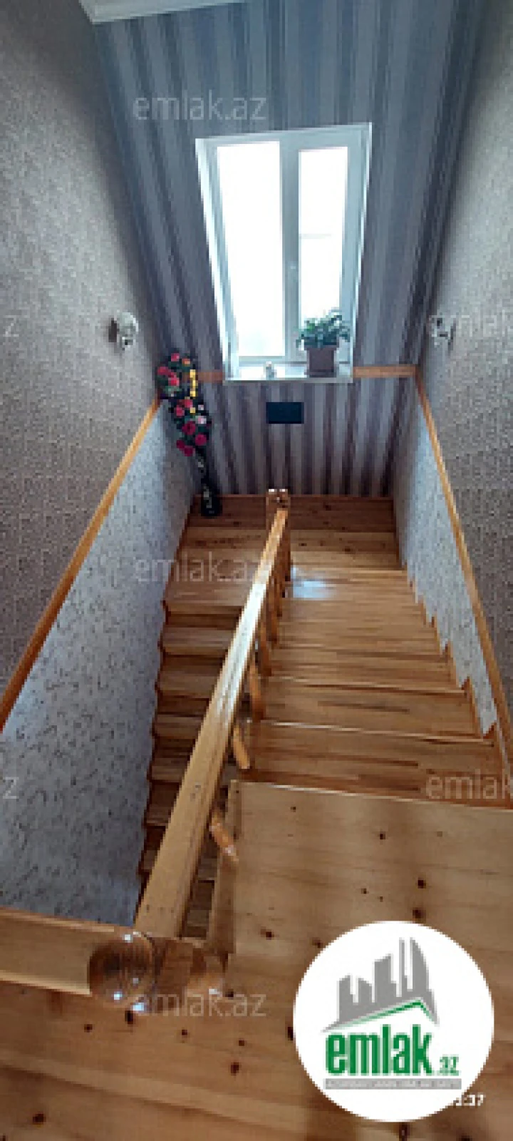 Satılır 5 otaqlı mənzil 180 m²