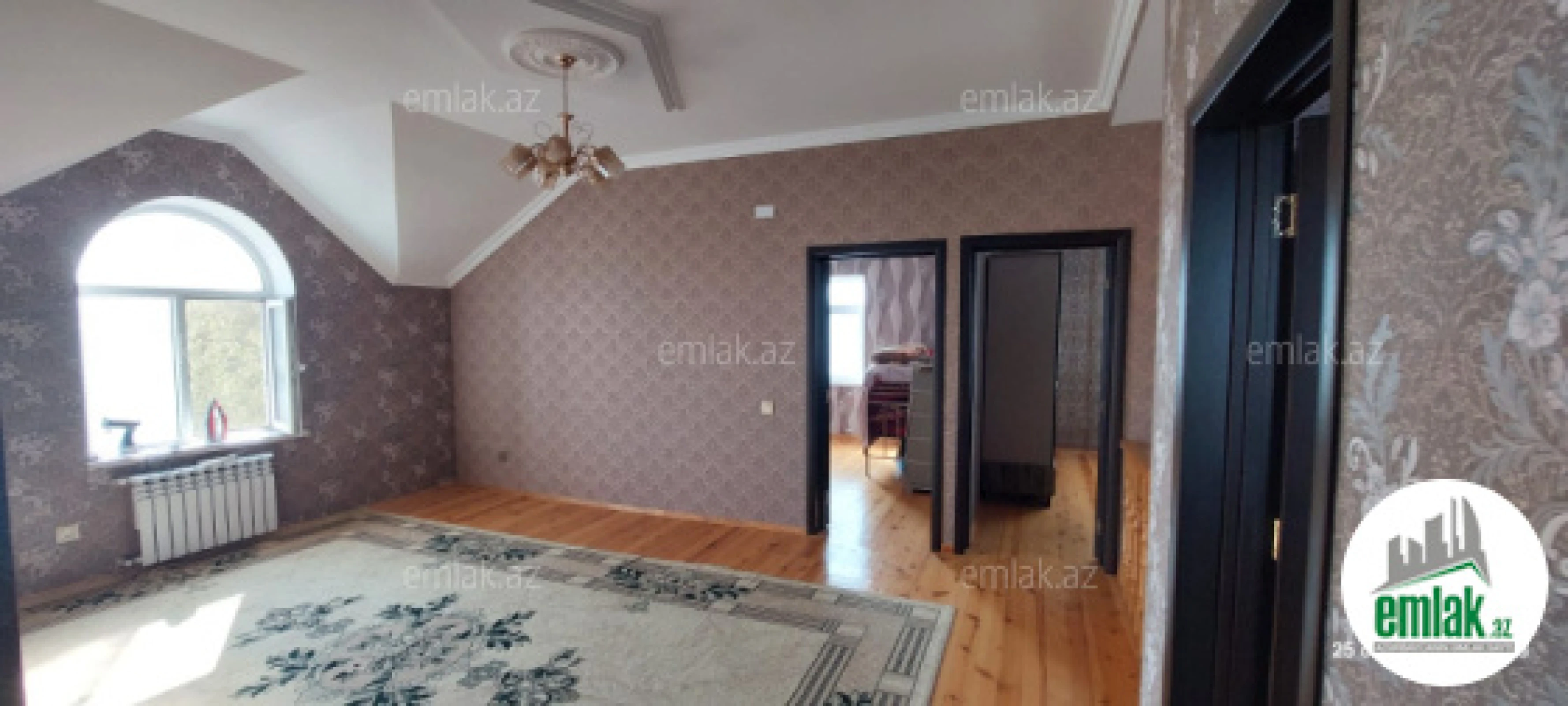 Satılır 5 otaqlı mənzil 180 m²
