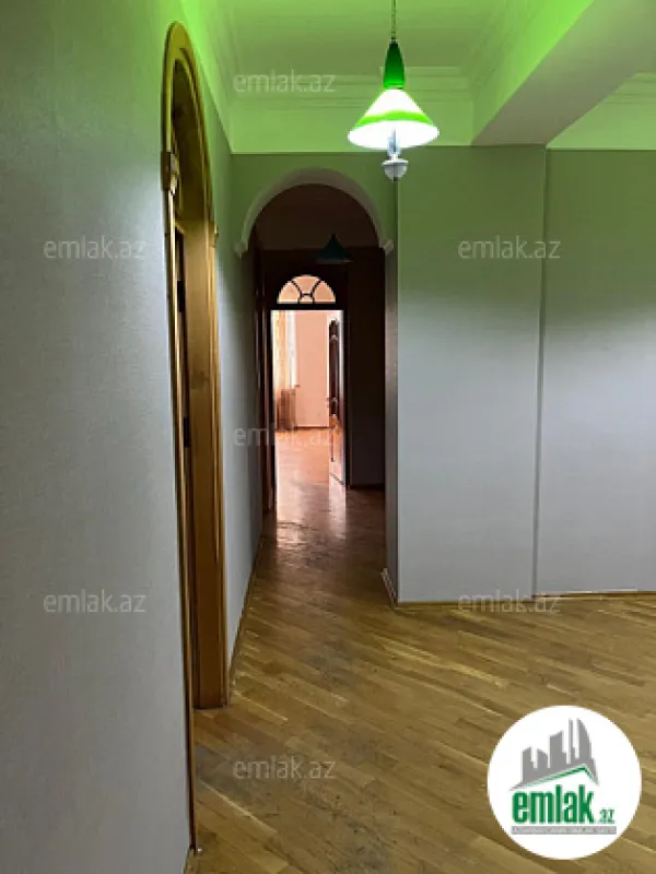 Satılır 3 otaqlı yeni tikili 135 m²