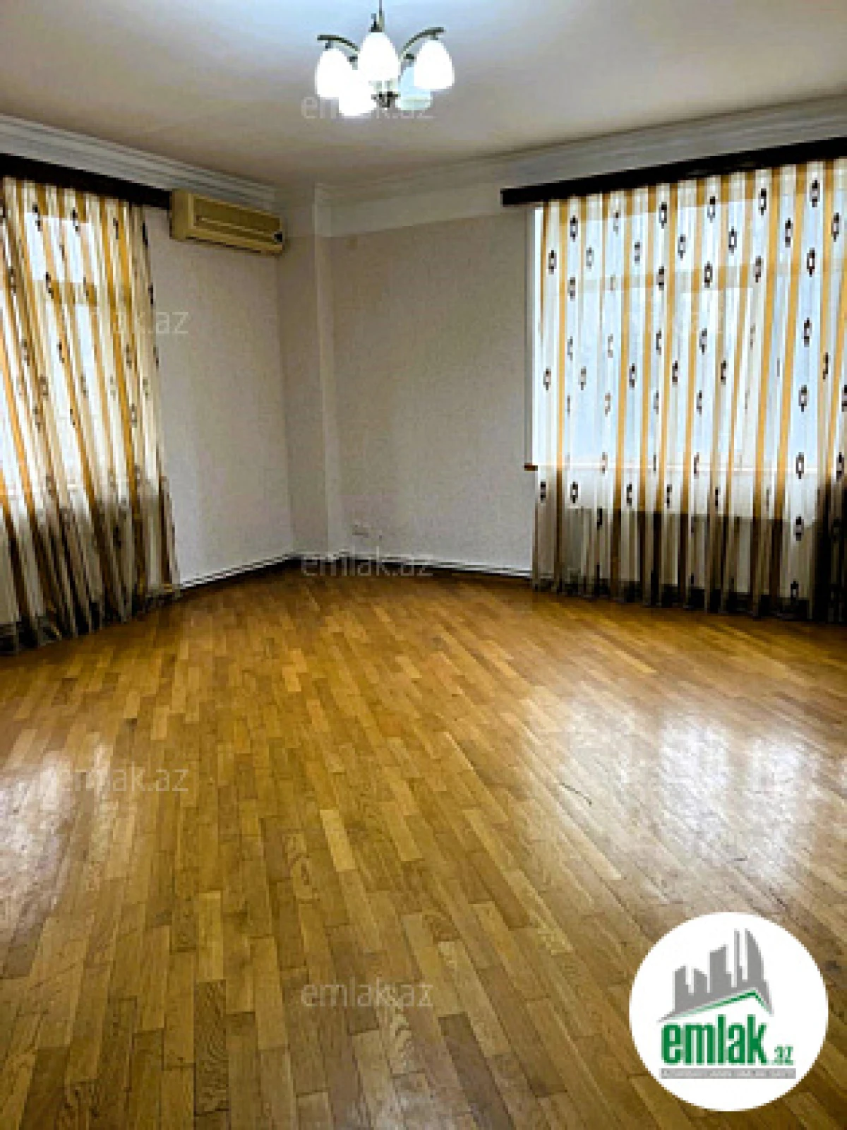 Satılır 3 otaqlı yeni tikili 135 m²