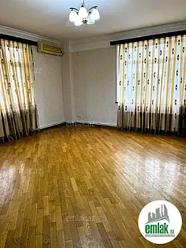 Satılır 3 otaqlı yeni tikili 135 m²
