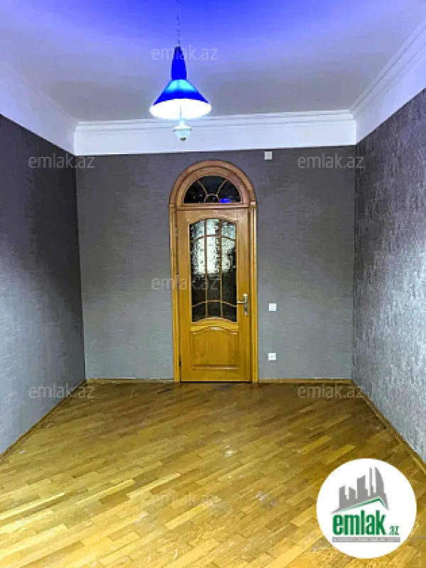Satılır 3 otaqlı yeni tikili 135 m²